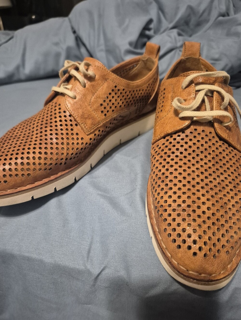 Women Trask Perforated Casual Lace-Up Shoes in Tan